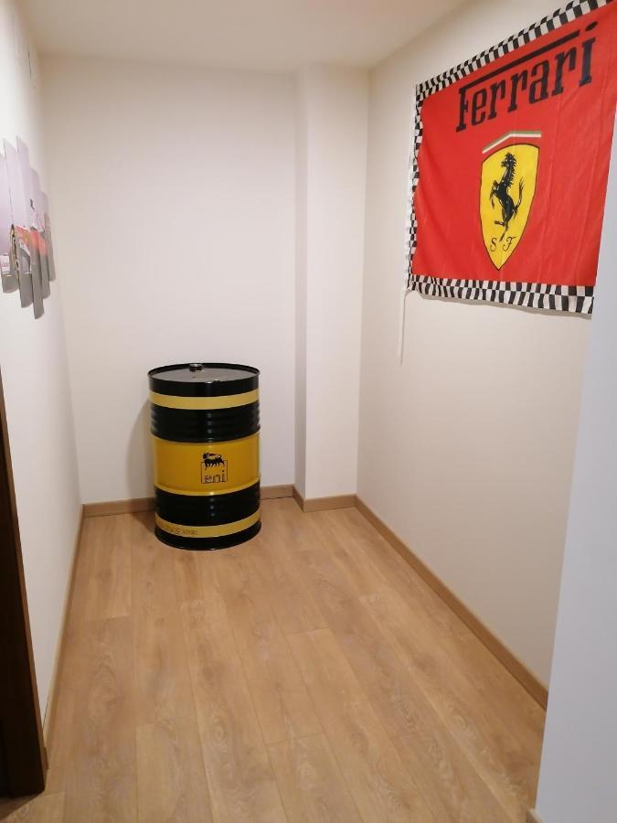 ホテル Ferrari Formula 1 オーリオ・アル・セーリオ エクステリア 写真